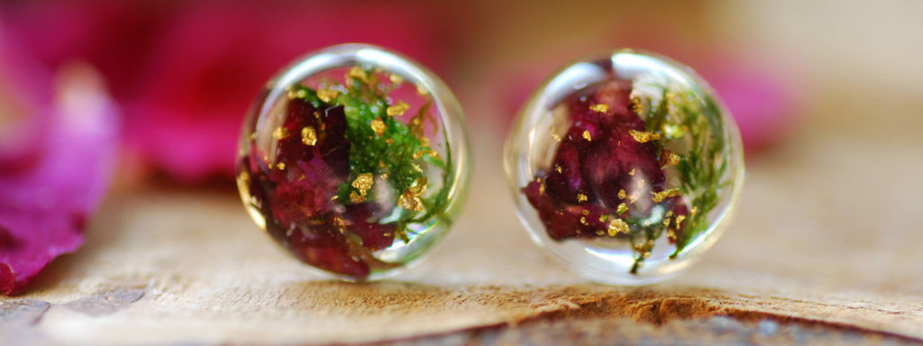 AlpacaBlue earrings with red rose moss and gold