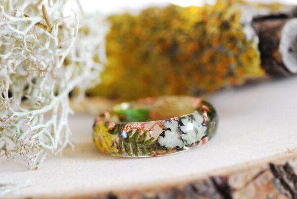 ring made with moss and lichens