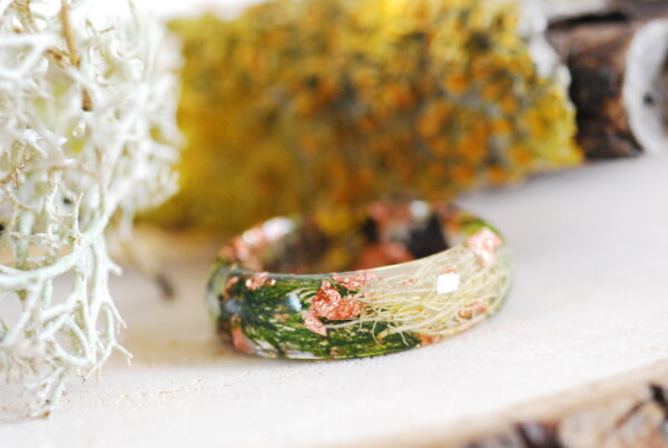deep forest dark and earthy resin ringwith moss and lichens