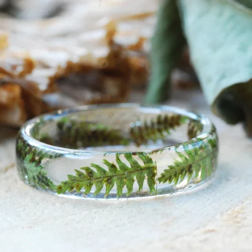 Botanical statement ring with real fern – modern handmade resin jewelry