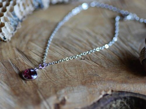 elegant bracelet with the red garnet