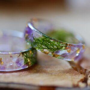Amethyst and moss gold ring