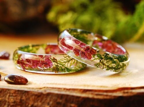 red garnet green moss and gold flakes resin rings flat