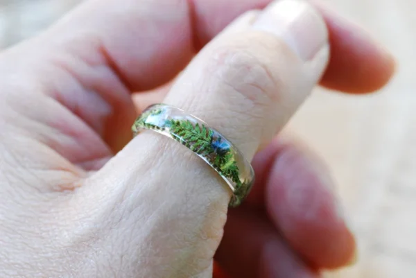 Green fern ring