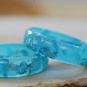 easy blue and gold resin rings