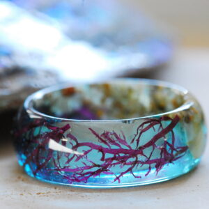 Wide blue resin ring made with real red seaweed, sand beach and little crushed seashells