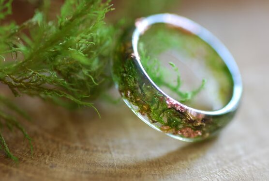 ring made with green forest moss and copper flakes