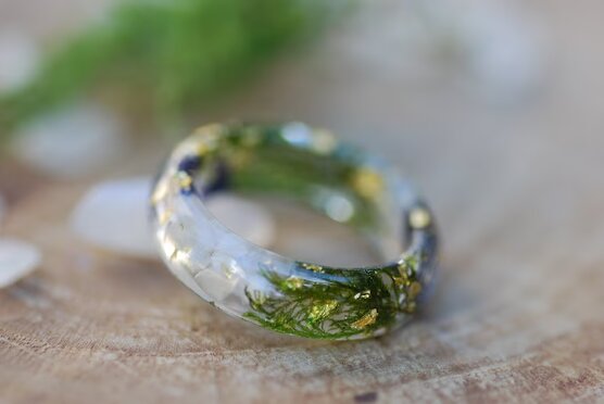 vivid and natiral white moonstone ring with flowers and moss