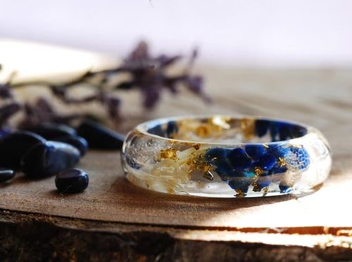 blue lapis white flowers and gold flakes ring