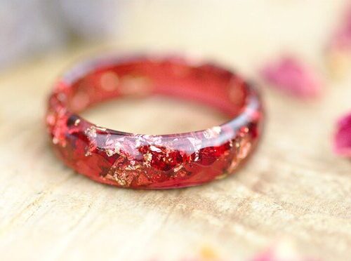 minimalist crystal red and gold flakes ring