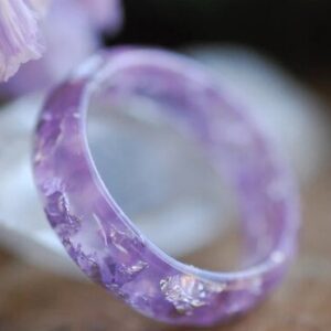 nice light purple and sparkling silver resin ring