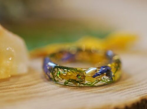 spring meadow yellow blue flowers ring