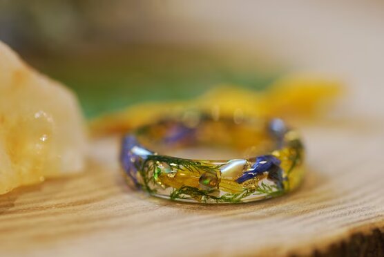 spring meadow yellow blue flowers ring