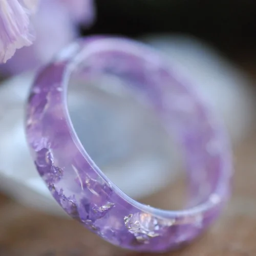 nice light purple and sparkling silver resin ring