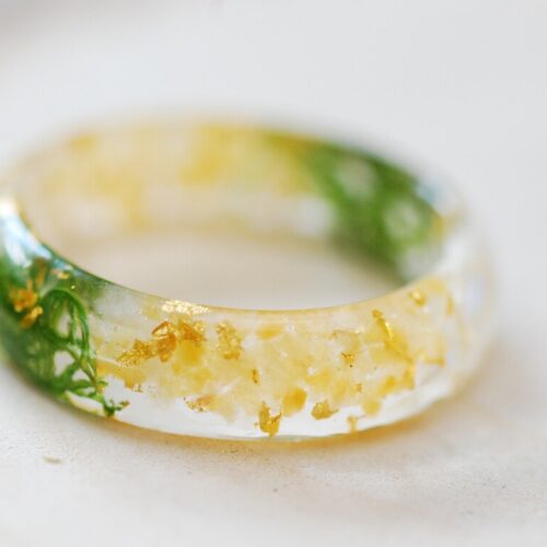 close up of citrine gold and moss ring