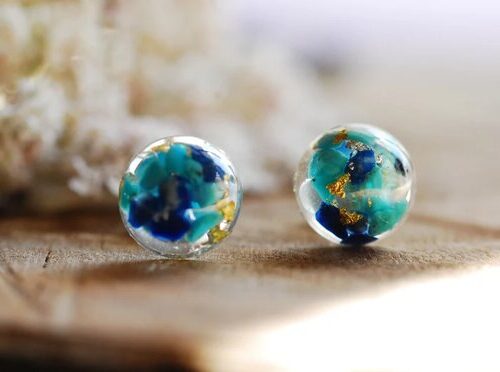 Turquoise Small Stud Earrings with Lapis Lazuli made of resin