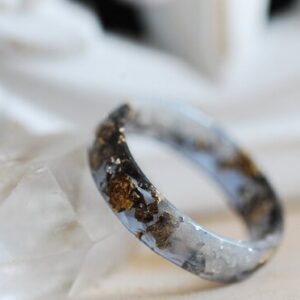 Dual day and night black and white resin ring