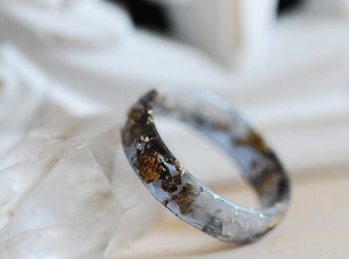 Dual day and night black and white resin ring