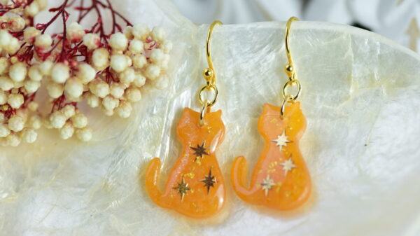 drop earrings with orange cats