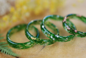 thin moss ring