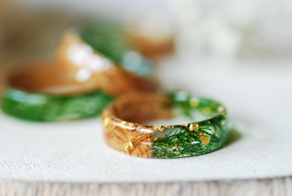 Cork Wood Resin Ring with Green Natural Moss - Image 6