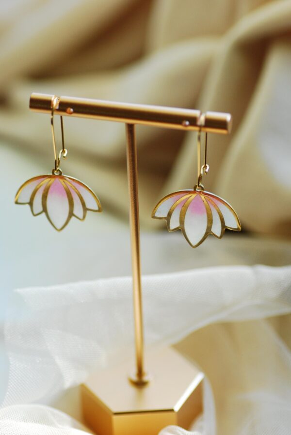 Lotusblüten-Ohrhänger, goldschimmernder Yoga-Schmuck - Bild 6
