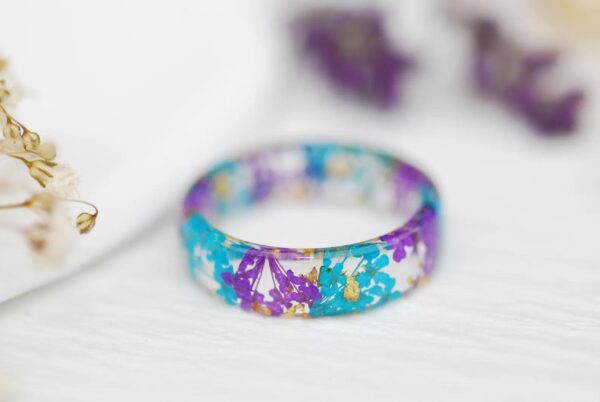 Violet and Purple Flower Resin Ring with Gold Flakes, Pressed Flowers Jewelry - Image 3
