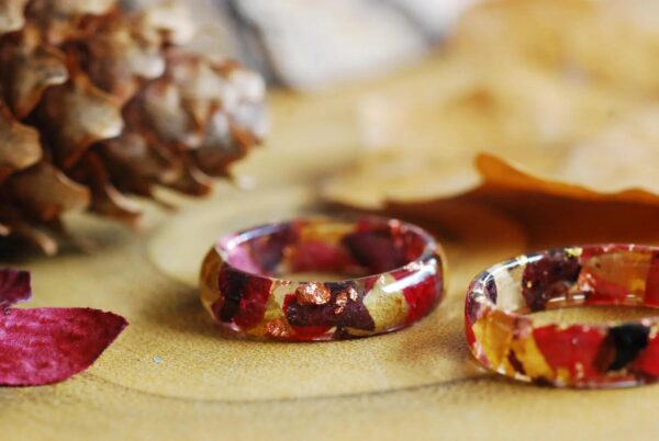 Autumn Ring with  Oak Leaf Copper and Gold Flakes - Image 5