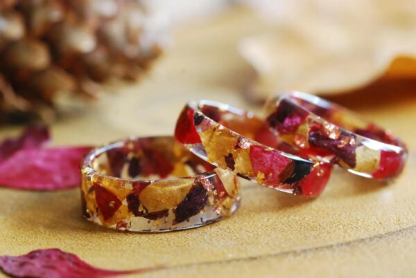 Autumn Ring with  Oak Leaf Copper and Gold Flakes - Image 7