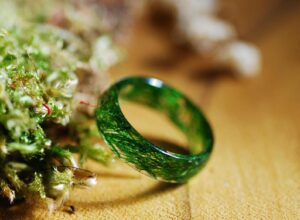Green moss ring
