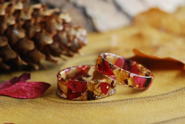Autumn Ring with  Oak Leaf Copper and Gold Flakes
