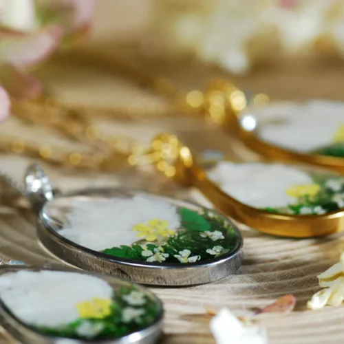 customized jewelry for moms