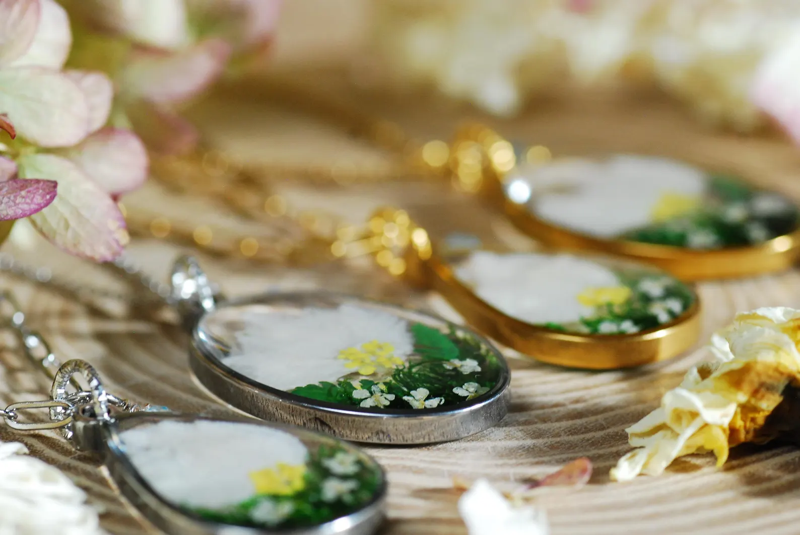 customized jewelry for moms