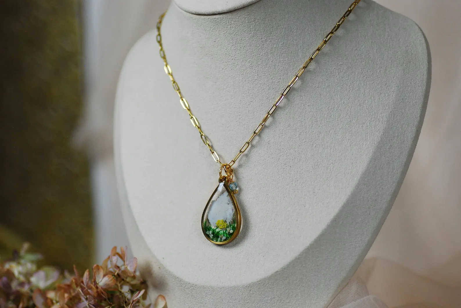 December Birth Flower Necklace, White Narcissus And Blue Zircon - Image 4