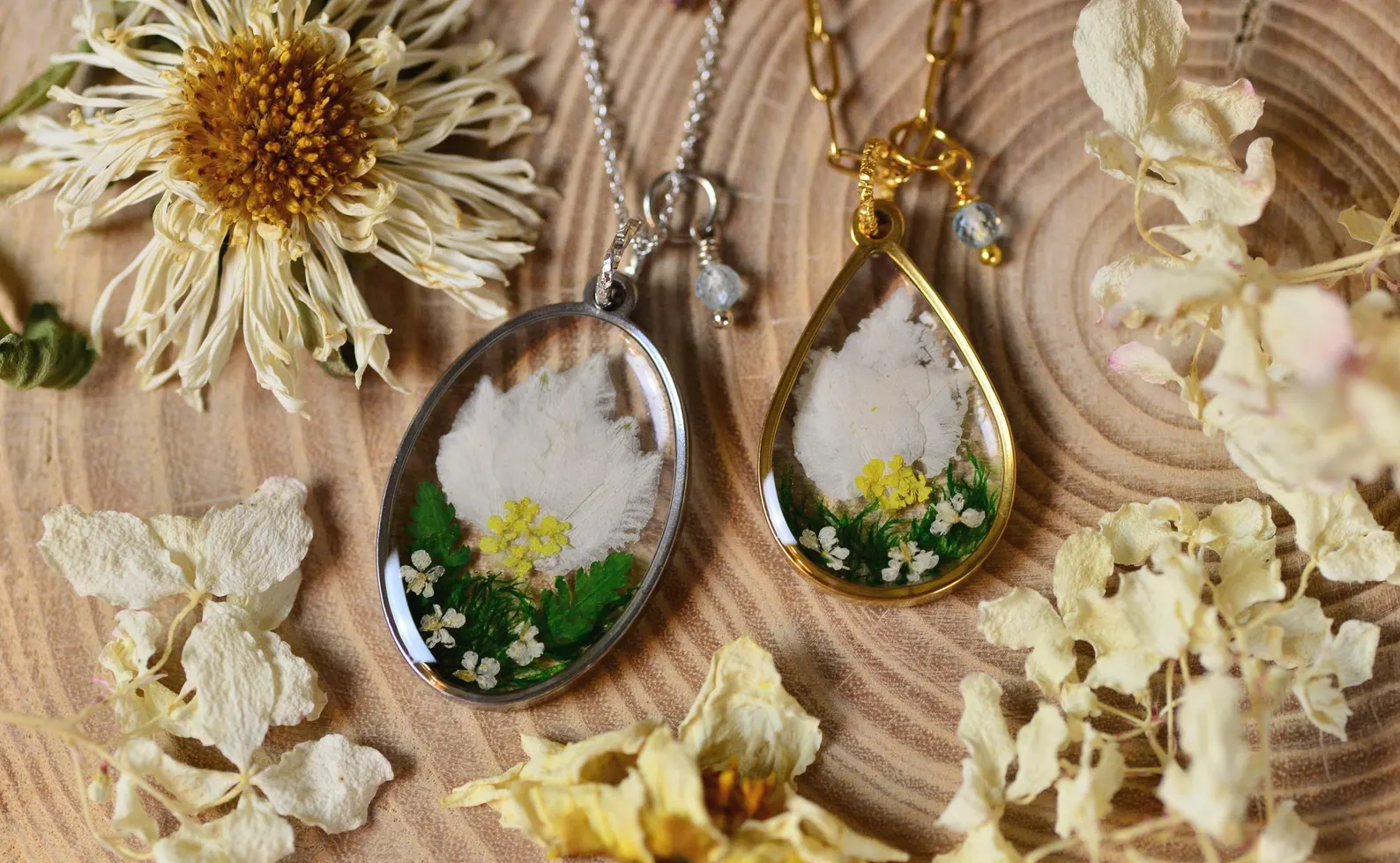 december birth flower necklace
